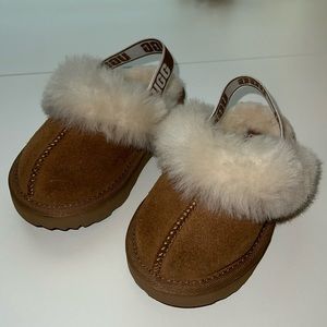 Ugg funkette size 7t in chestnut